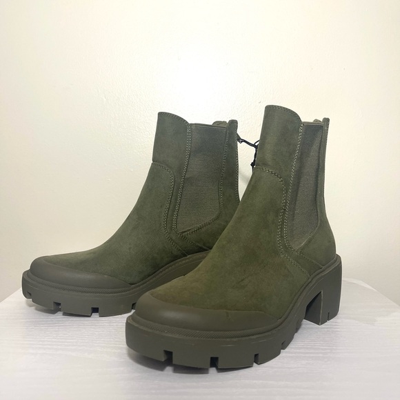 Esprit Chelsea Lug Chunky Ankle Boots - Picture 2 of 8